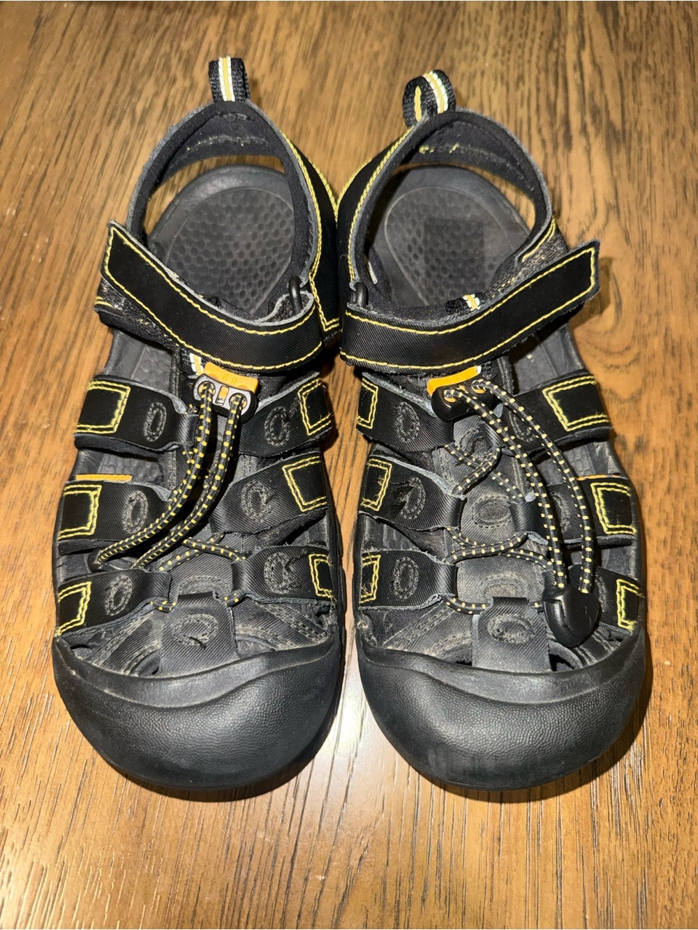 KEEN Newport H2 Waterproof Hiking Sandals Black Yellow Women’s Size 5